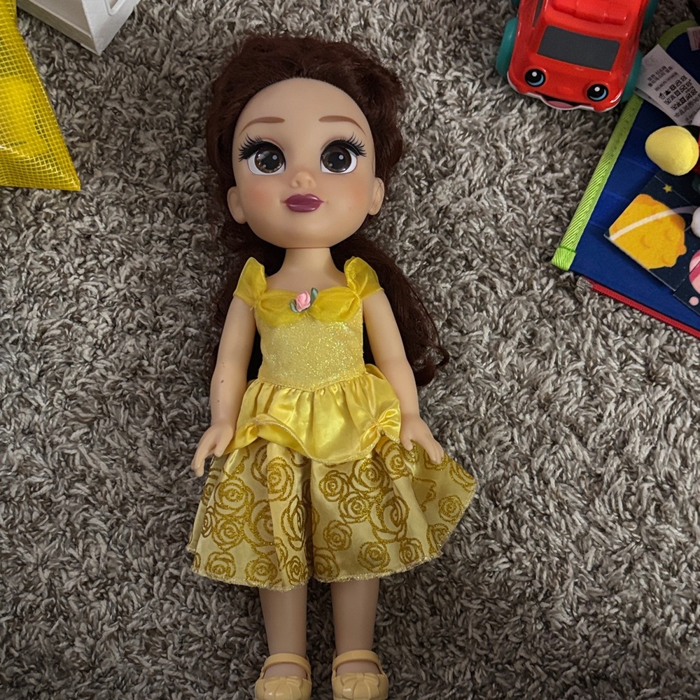 Disney: Belle Animator Princess Doll